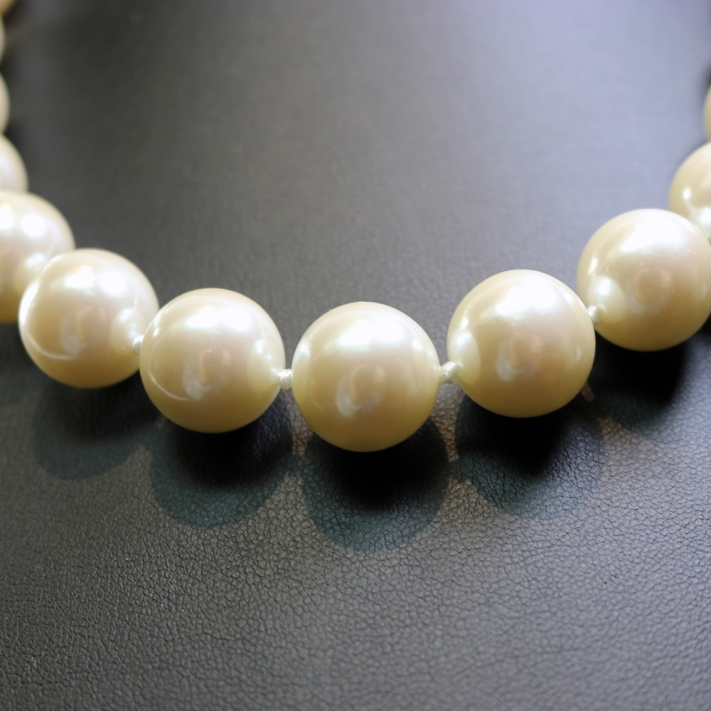 Carolee Simulated Pearl Adjustable Choker Necklace w/ Extra Large Creamy Pearls - Picture 13 of 16